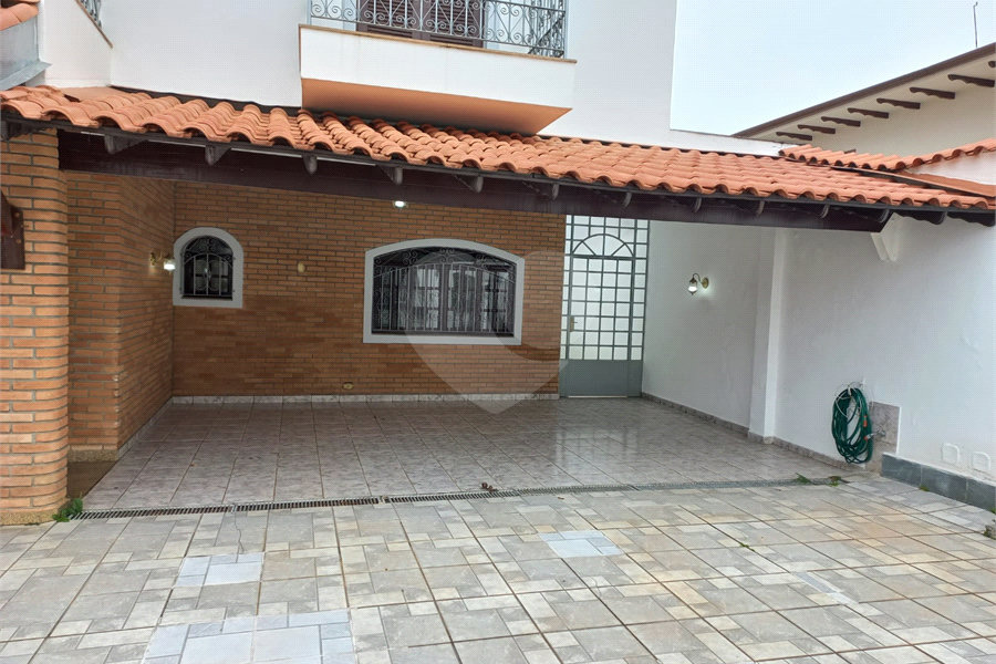 Sobrado à venda ou para alugar com 4 quartos, sendo 1 suíte,  em Barro Branco (zona Norte), São Paulo, SP
