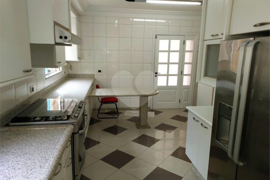 Casa à venda com 3 suítes no condomínio Chácara Francesa, São Paulo - SP