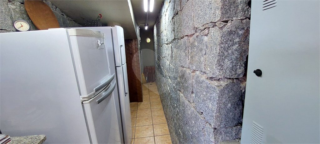 Casa à venda com 3 quartos, sendo 2 suítes, no condomínio Alpes de Caieiras, Caieiras - SP
