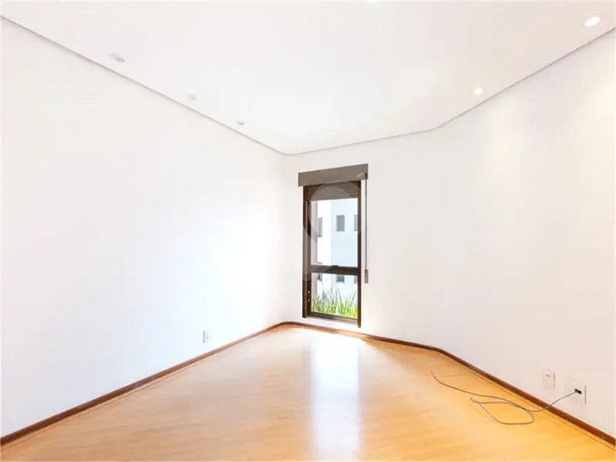 Apartamento à venda ou para alugar com 3 suítes em Real Parque, São Paulo, SP