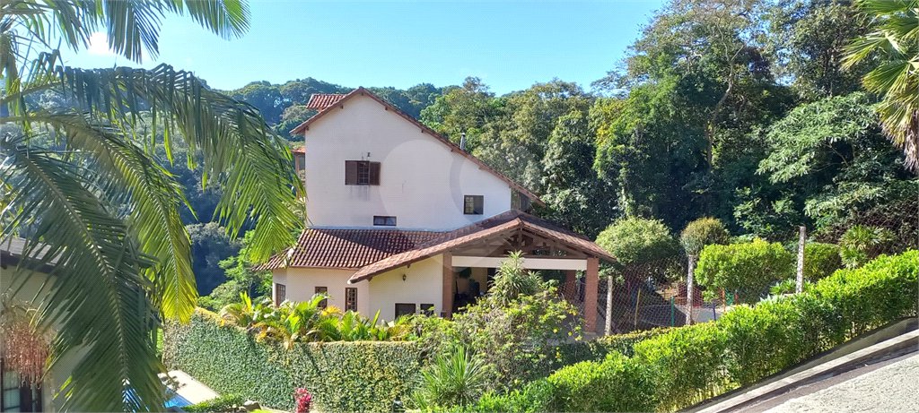 Casa à venda com 4 suítes no condomínio Alpes da Cantareira, Mairiporã - SP