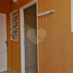 Casa para alugar com 3 quartos, sendo 1 suíte, no condomínio Santa Mônica, Atibaia - SP
