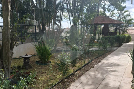 Apartamento à venda com 3 quartos, sendo 1 suíte,  em Vila São Sebastião, Mogi das Cruzes, SP