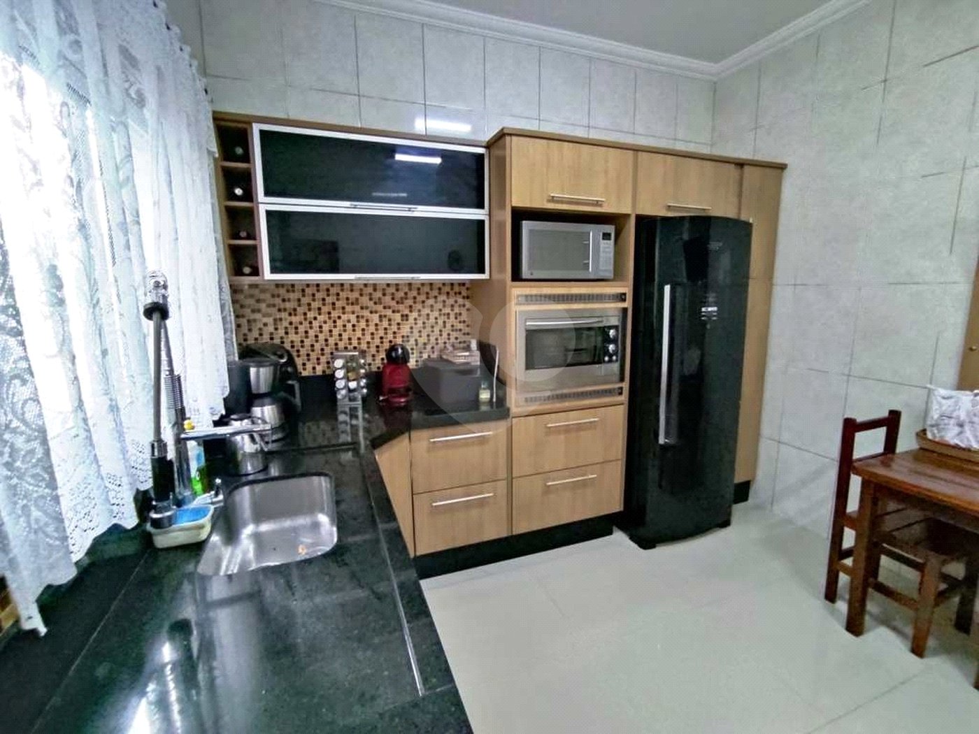 Sobrado à venda com 3 quartos, sendo 1 suíte,  em Residencial Colinas, Mogi das Cruzes, SP
