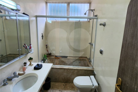 Sobrado à venda com 4 quartos, sendo 2 suítes, em Jardim Leonor, São Paulo, SP