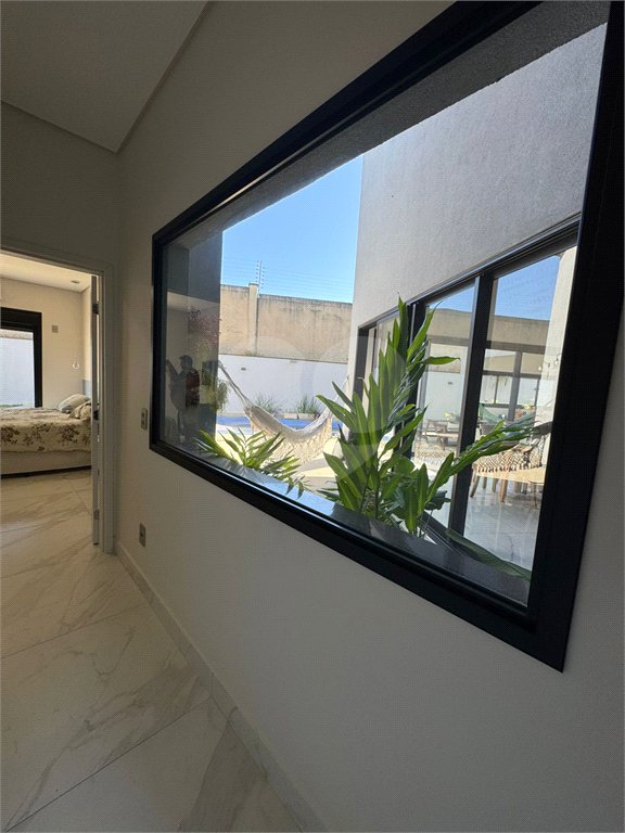 Casa à venda com 3 suítes no condomínio Reserva Central Parque, Salto - SP