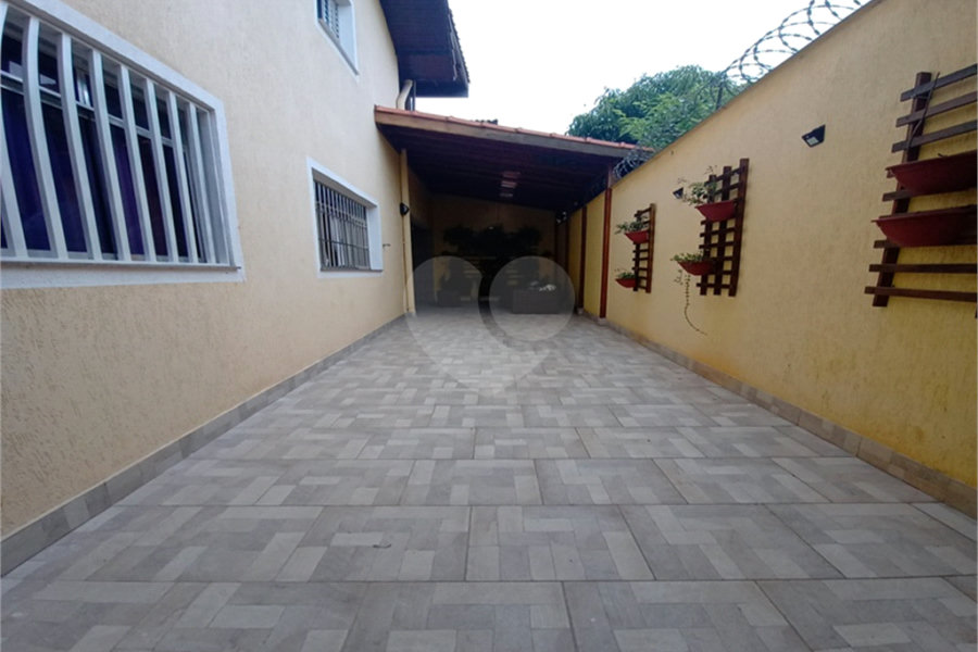 Sobrado à venda com 4 quartos, sendo 1 suíte, em Tremembé, São Paulo, SP