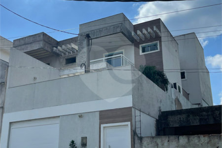 Casa à venda com 3 quartos, sendo 1 suíte, no condomínio Residencial Green Ville, Rio de Janeiro - RJ