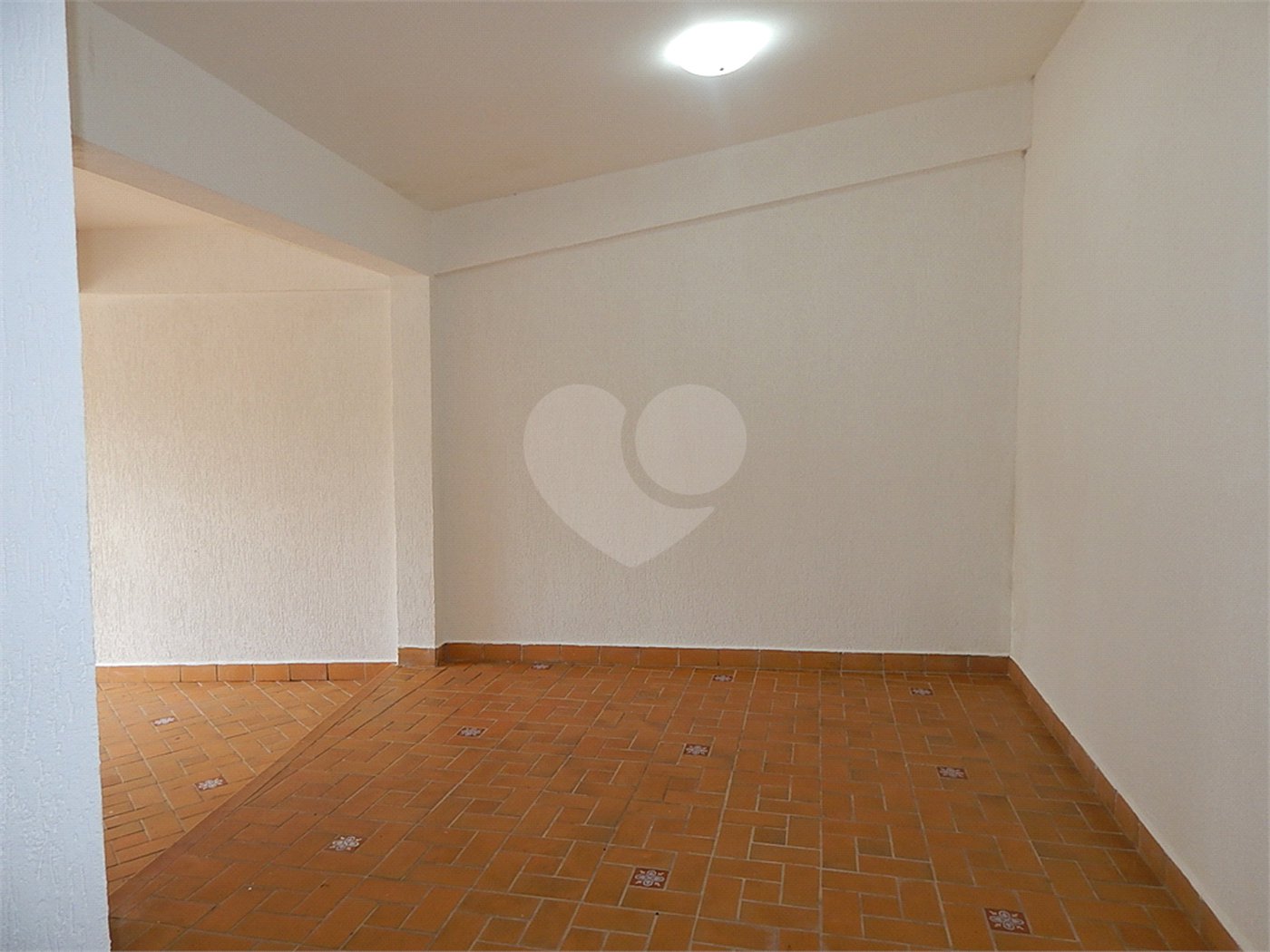 Casa à venda com 3 quartos, sendo 1 suíte, no condomínio Alpes de Vinhedo, Vinhedo - SP