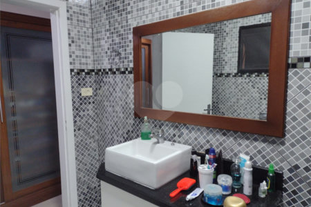 Sobrado à venda com 2 quartos, sendo 1 suíte, em Jardim Márcia, Suzano, SP