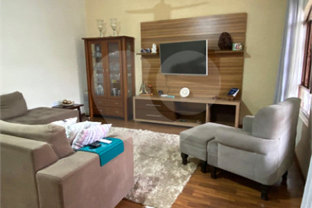 Casa à venda com 3 quartos, sendo 2 suítes, no condomínio Residencial Jardim Altos de Suzano, Suzano - SP