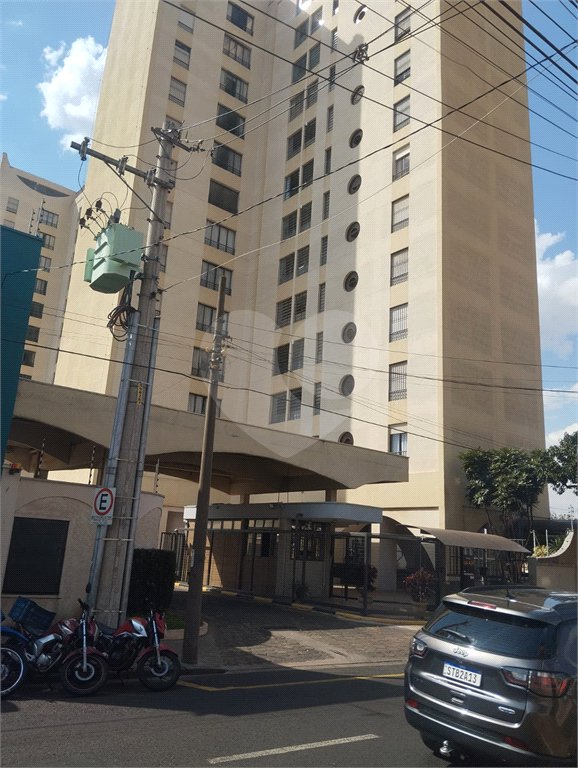 Apartamento à venda com 3 quartos, sendo 1 suíte, no Centro, Araraquara, SP