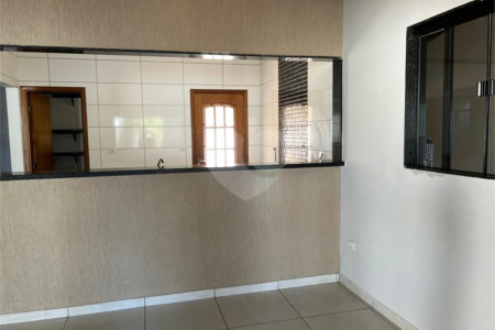 Casa à venda com 3 quartos, sendo 1 suíte, em Ipê, Três Lagoas, MS