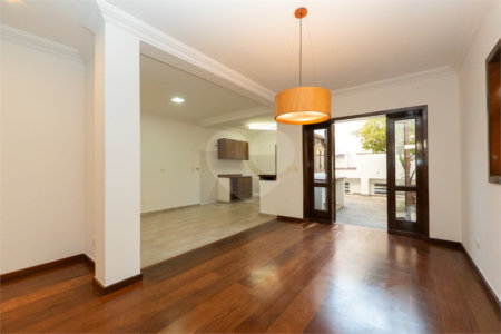 Casa de Vila à venda com 3 quartos, sendo 1 suíte, em Planalto Paulista, São Paulo, SP