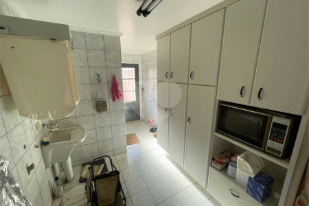 Excelente casa no Parque Santa Marta.