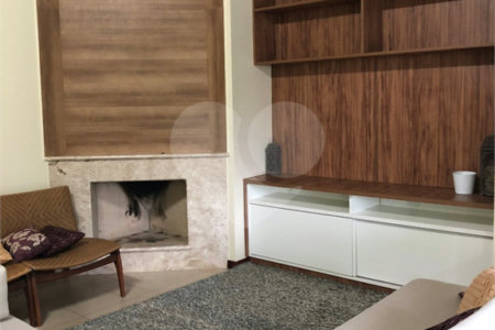 Casa à venda com 3 quartos, sendo 1 suíte, no condomínio Alpes de Vinhedo, Vinhedo - SP