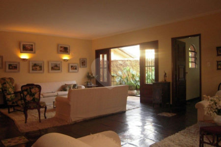 Casa à venda com 5 quartos, sendo 2 suítes,  em Saúde, São Paulo, SP