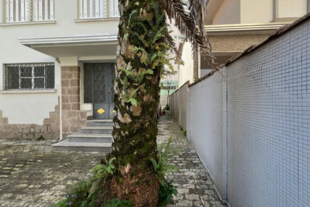 Casa com 3 dormitórios para alugar, 284 m² por R$ 21.162,89 - Gonzaga - Santos/SP