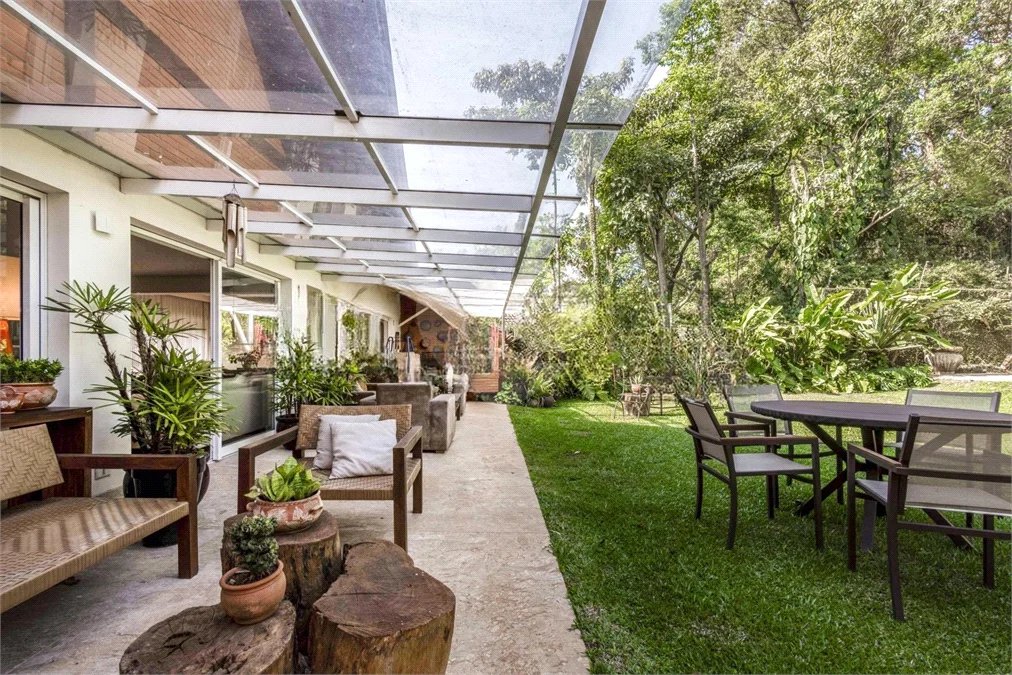 Casa de Vila à venda com 5 quartos, sendo 4 suítes, em Jardim Morumbi, São Paulo, SP