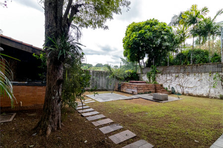 Casa à venda com 3 quartos, sendo 2 suítes, em Alto de Pinheiros, São Paulo, SP
