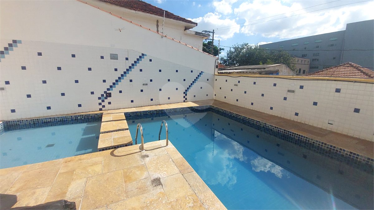 Casa para alugar com 3 quartos, sendo 1 suíte, no condomínio Santanna, São Paulo - SP