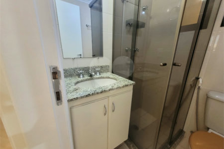 Apartamento para alugar com 3 quartos, sendo 1 suíte,  em Vila Hamburguesa, São Paulo, SP