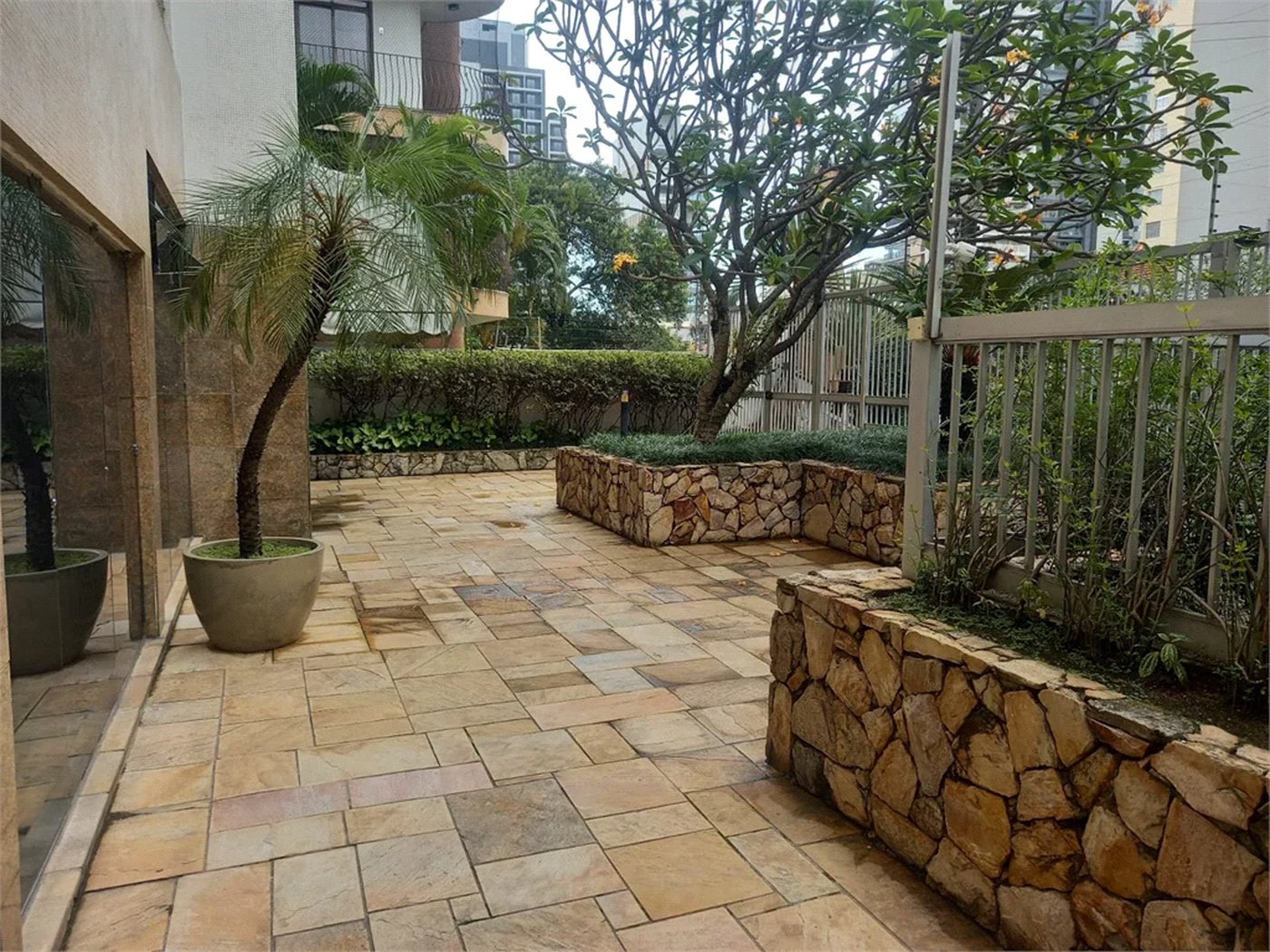 Apartamento à venda com 3 quartos, sendo 1 suíte, em Pinheiros, São Paulo, SP