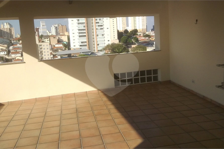 Casa à venda com 3 suítes em Parque Peruche, São Paulo, SP