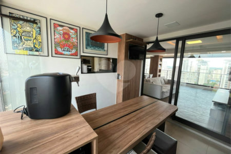 Apartamento à venda com 3 suítes em Campo Belo, São Paulo, SP