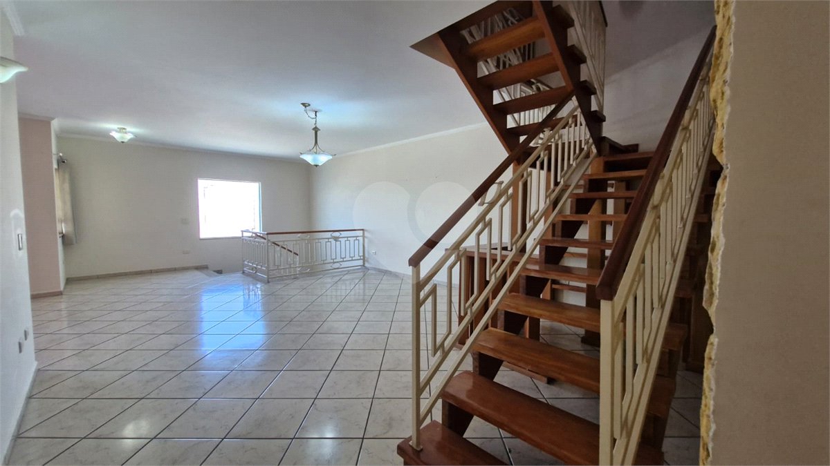 Casa sofisticada à venda em bairro nobre de Atibaia | 3 dormitórios | 408 m²