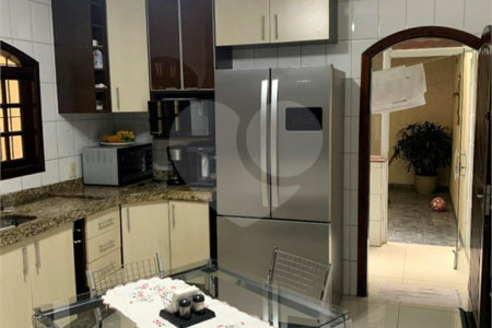 Casa à venda com 3 quartos, sendo 1 suíte, em Vila Fátima, Guarulhos, SP