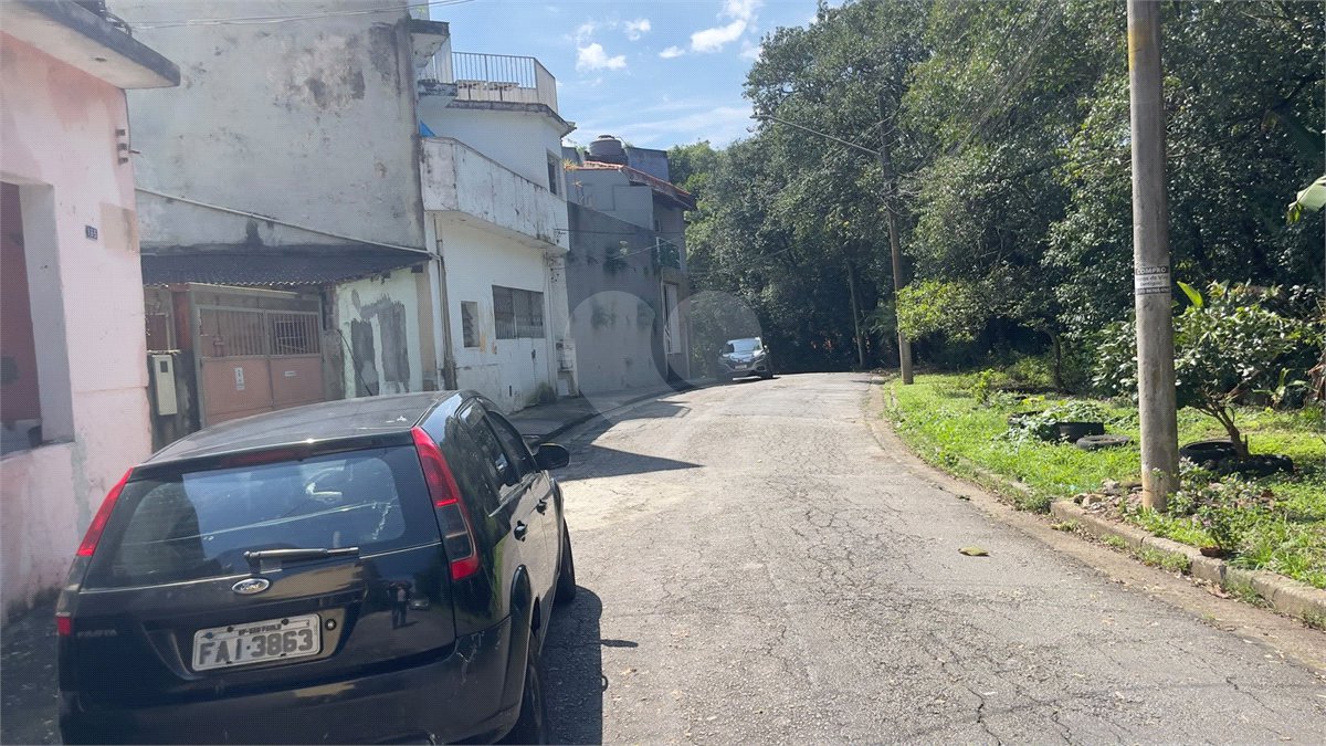 Terreno à venda com 3 quartos em Jardim Rizzo, São Paulo, SP