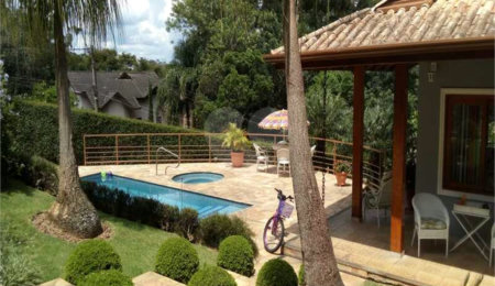 Casa à venda com 3 suítes no condomínio Cantareira, Mairiporã - SP