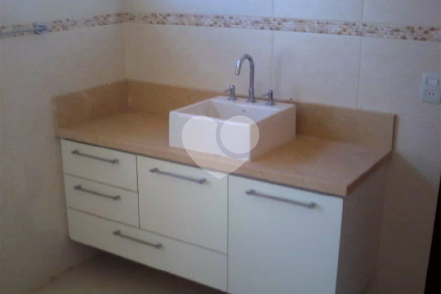 Sobrado à venda com 3 quartos, sendo 1 suíte, em Tremembé, São Paulo, SP