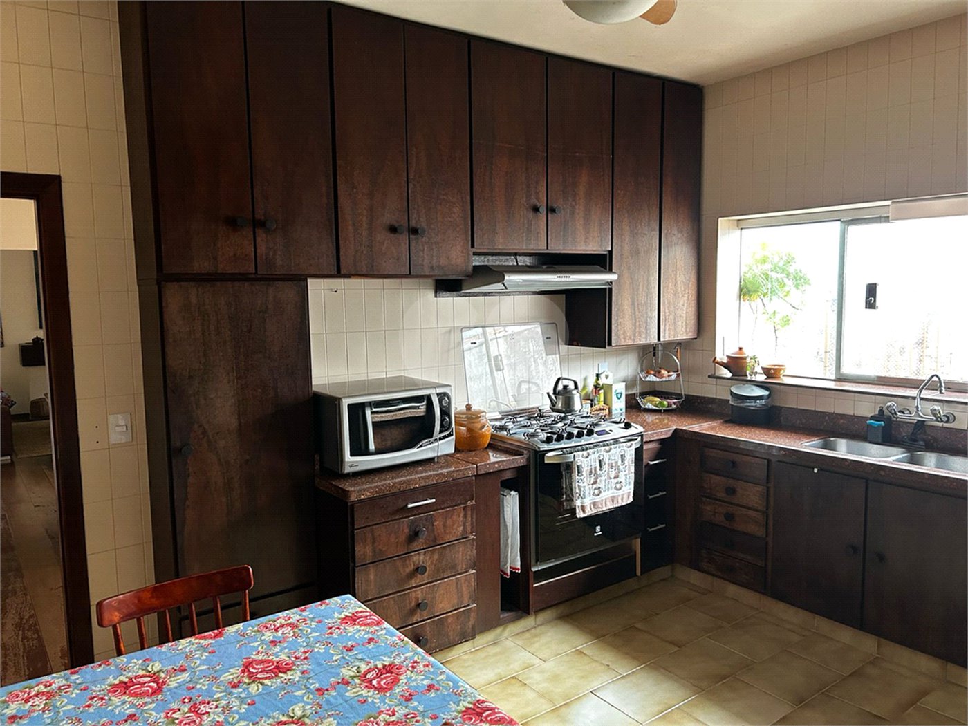 Casa à venda com 4 quartos, sendo 2 suítes, em Vila Aparecida, Itapetininga, SP