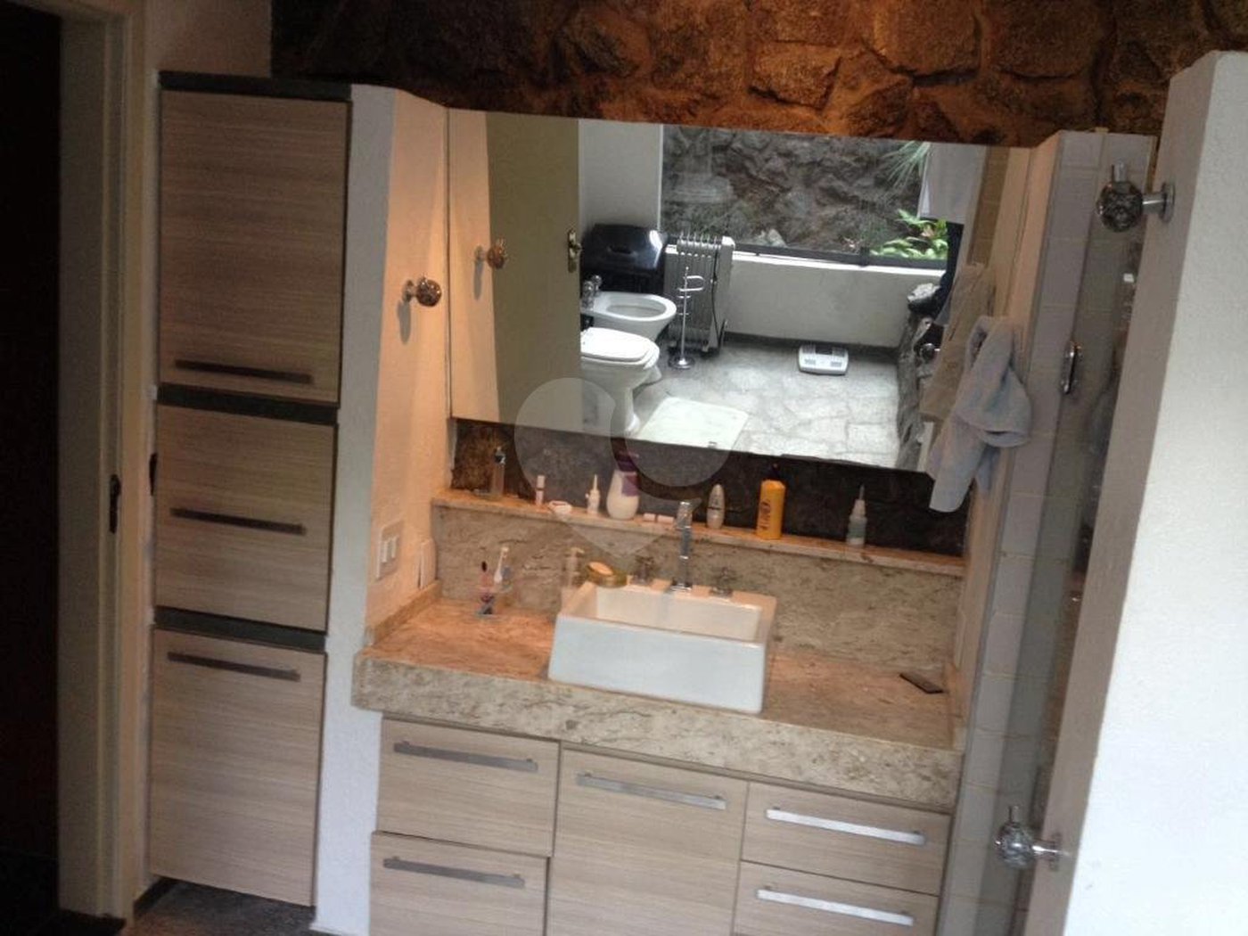 Sobrado à venda com 4 quartos, sendo 2 suítes, em Jaraguá, São Paulo, SP