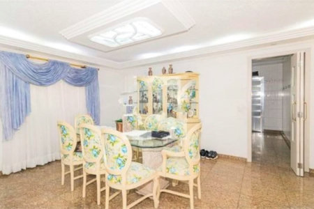 Sobrado à venda com 4 quartos, sendo 3 suítes,  em Vila Mazzei, São Paulo, SP