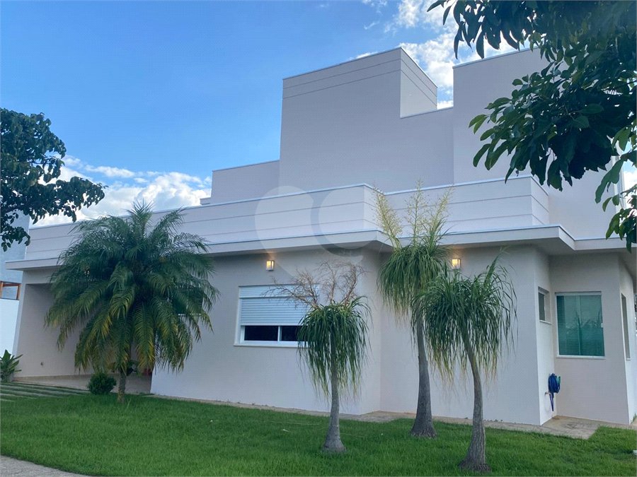 Casa à venda com 3 suítes no condomínio Residencial Central Parque, Salto - SP