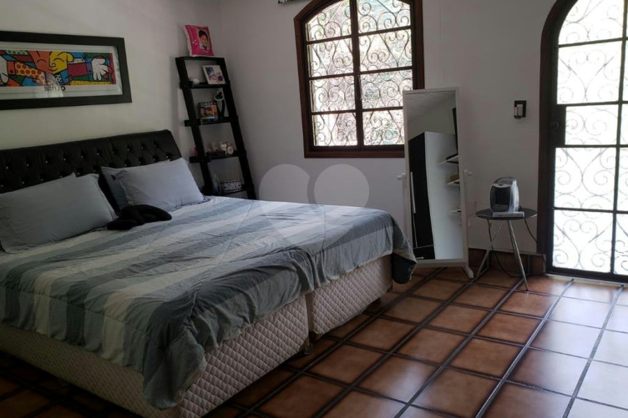 Sobrado à venda com 4 quartos, sendo 1 suíte, em Jardim Floresta, São Paulo, SP
