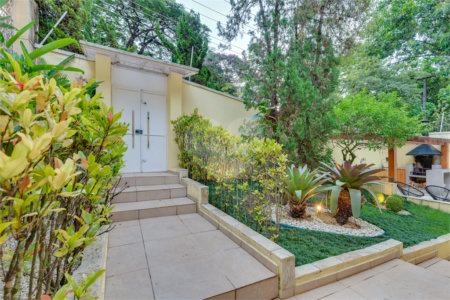 Casa Térrea à venda com 4 suítes em Jardim Marajoara, São Paulo, SP