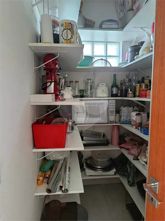 Sobrado novo, com 250m², 3 quartos, sendo 1 suíte, 2 garagens, à venda na Vila Prudente