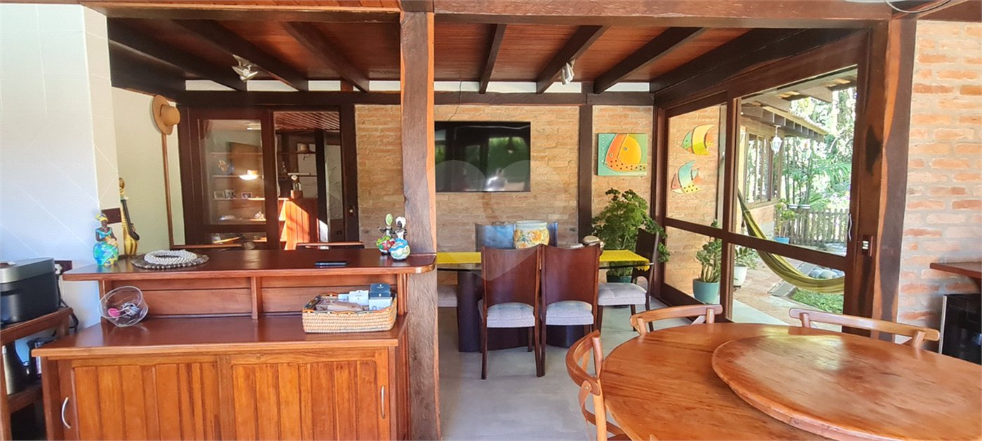 Casa à venda com 4 suítes em Serra da Cantareira, Mairiporã, SP