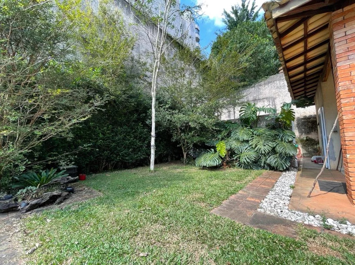 Casa à venda com 4 quartos, sendo 1 suíte,  em Vila Morumbi, São Paulo, SP