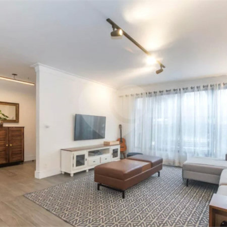Sobrado à venda com 4 quartos, sendo 1 suíte,  em Cidade Monções, São Paulo, SP