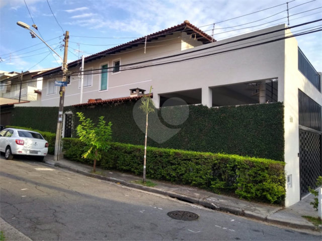 Casa à venda com 3 quartos, sendo 1 suíte,  no condomínio Casa de Rua, São Paulo - SP