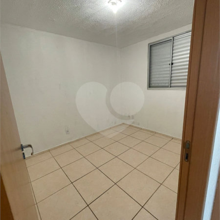 Apartamento no Condomínio Mont Everest .