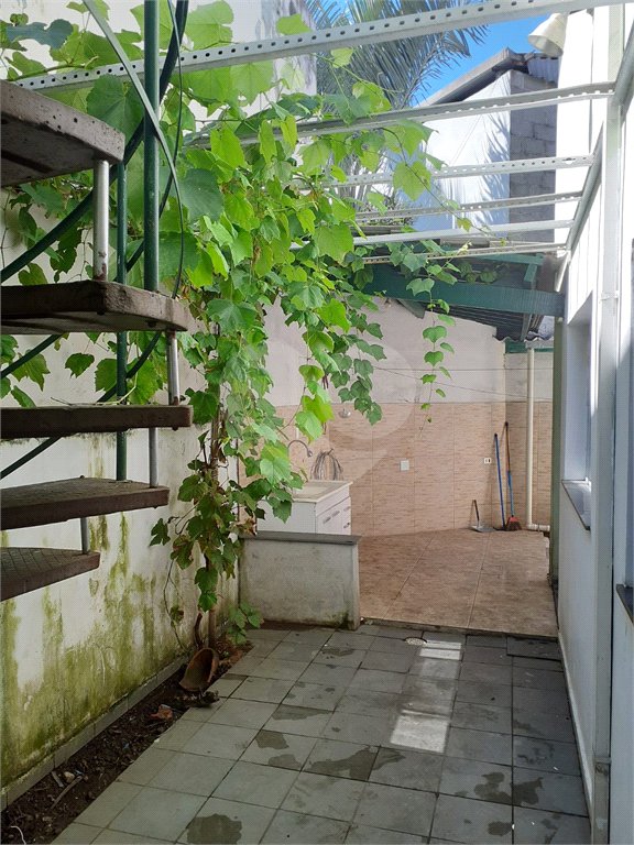 Sobrado à venda com 3 quartos em Parque Suzano, Suzano, SP