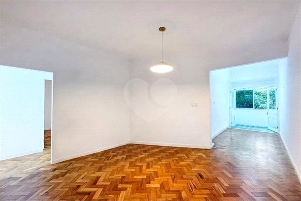 Apartamento à venda com 3 quartos, sendo 1 suíte,  em Copacabana, Rio de Janeiro, RJ