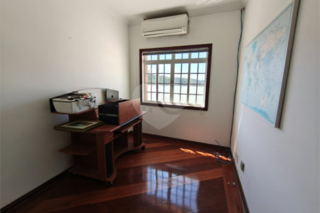 Casa à venda ou para alugar com 3 suítes no condomínio Estância Marambaia, Vinhedo - SP