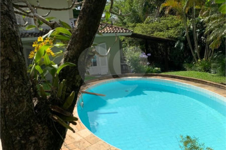 Sobrado à venda com 4 suítes em Fazenda Morumbi, São Paulo, SP